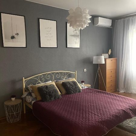 Apartment For A Pleasant Stay Odessa Exterior foto